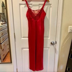 Long Lace Embroidered Nightgown